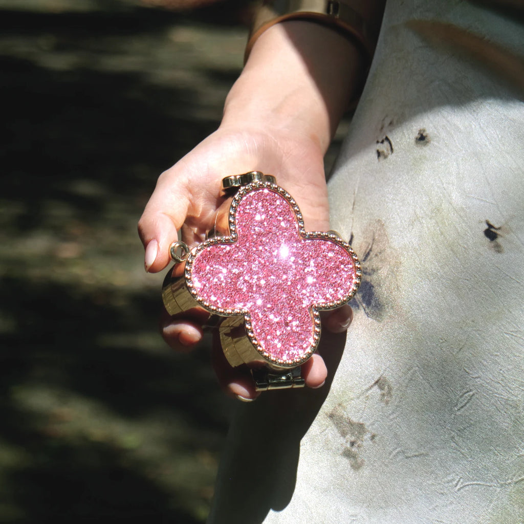 Bolso de mano con diamantes de imitación de trébol
