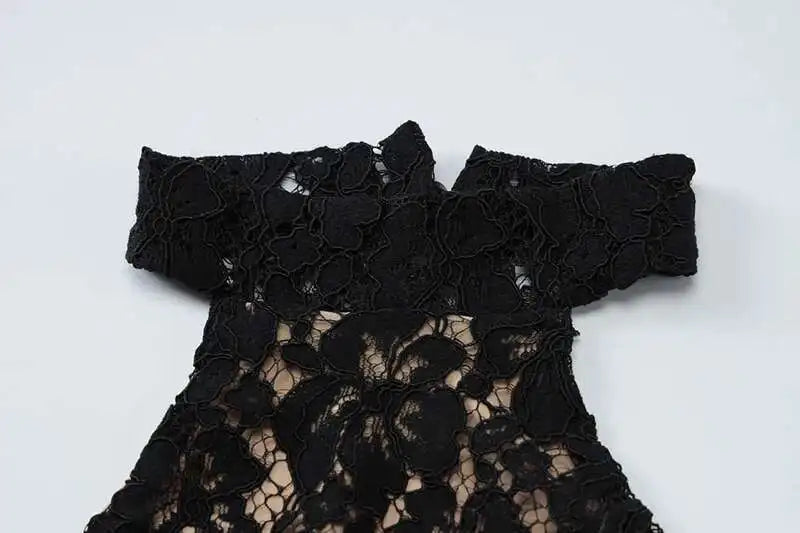 Vestido halter de encaje Cecilia